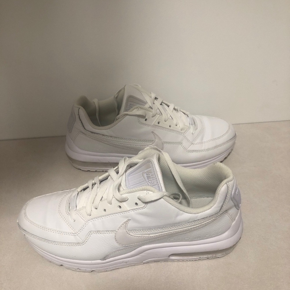 Nike Airmax tennis shoes